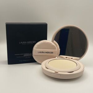Laura Mercier Translucent Pressed Setting Powder with Puff